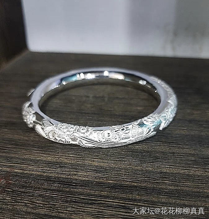 快来看我的新镯子！_手镯银