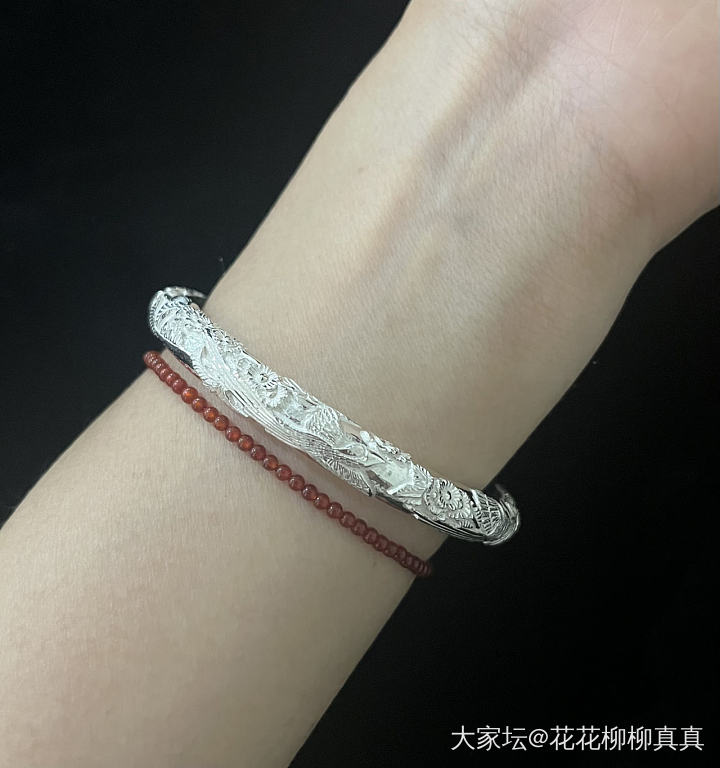 快来看我的新镯子！_手镯银
