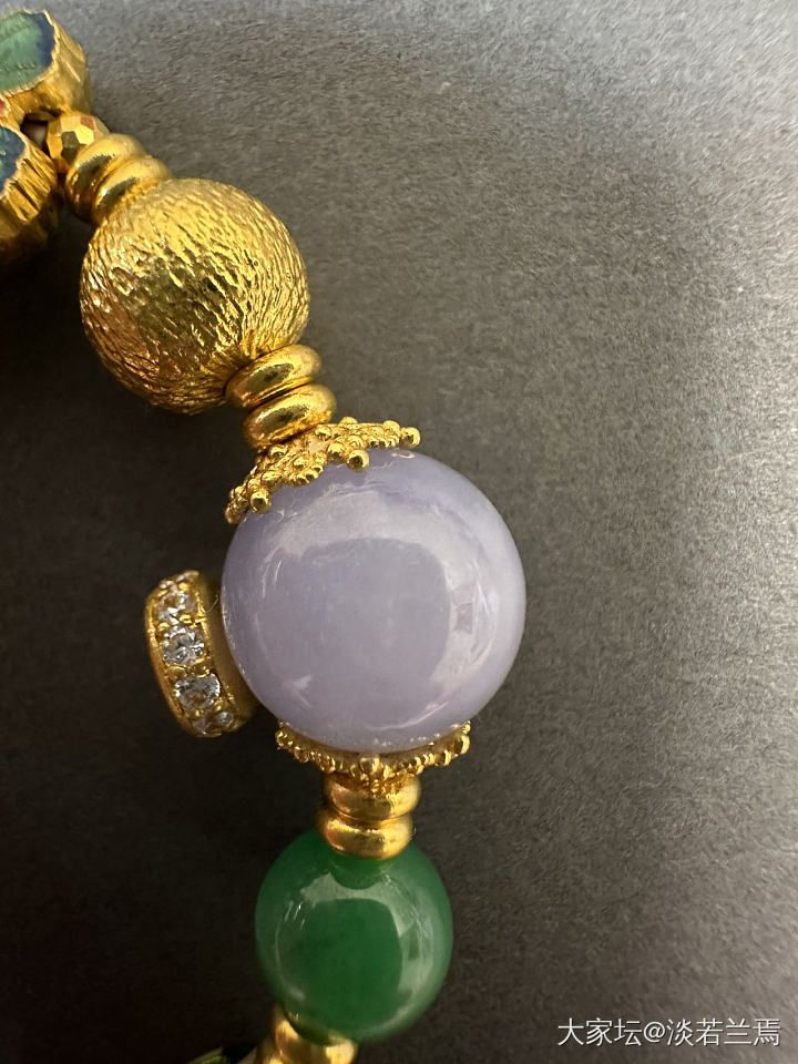 小紫珠怎么搭配，这个大珠子有点不搭，暂时用着_搭配翡翠