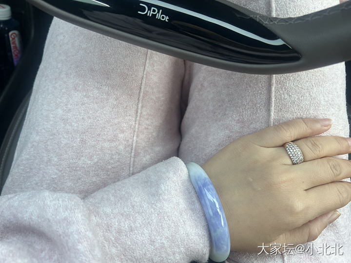 今天不知道怎么回事，咸鱼上很多人问这只镯子_手镯翡翠