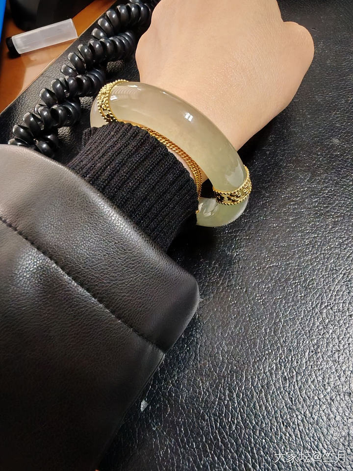 今天有点不开心，但看看镯子一切都放下了，现有的或许也是最好。_玉髓玛瑙