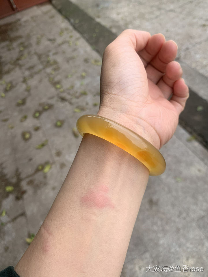 上万的玛瑙手镯你们会买吗？_玉髓玛瑙