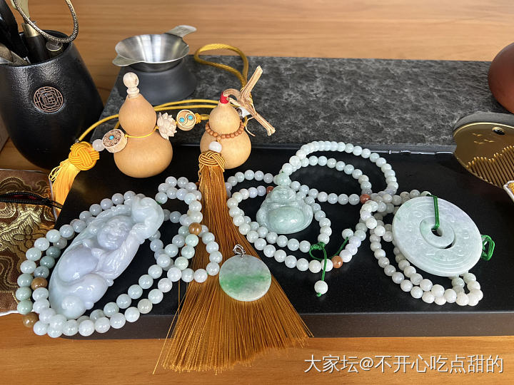 今日份快乐🎉石头给的。也不知道值不值，看上就买了。_翡翠