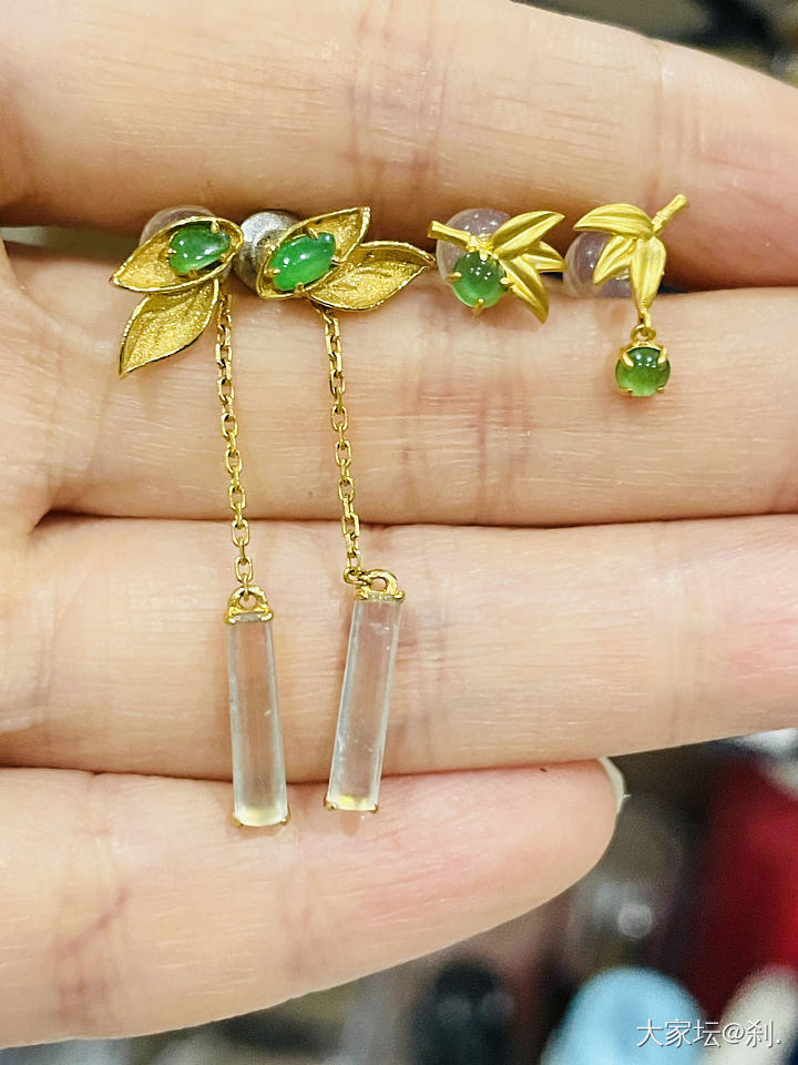 买不起黄金，秀秀翠儿家的耳钉！_翡翠