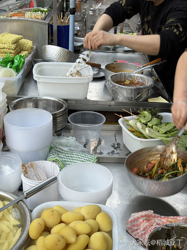 重庆的花卉园附近，好有市井烟火气息_美食生活