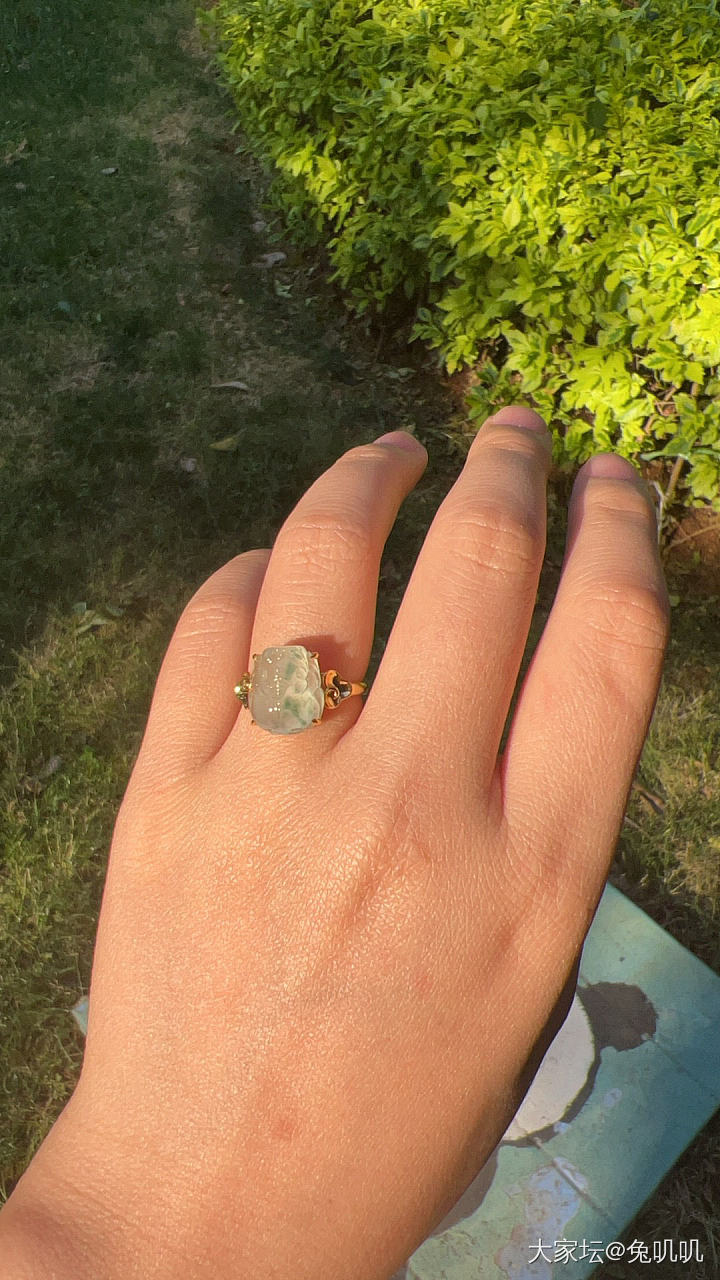 金价太高歪去别的赛道玩一下_戒指翡翠