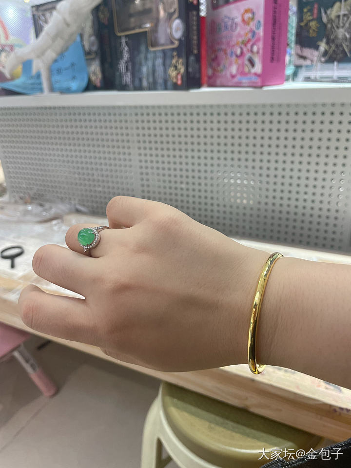 周末等娃的时候戴什么_翡翠金