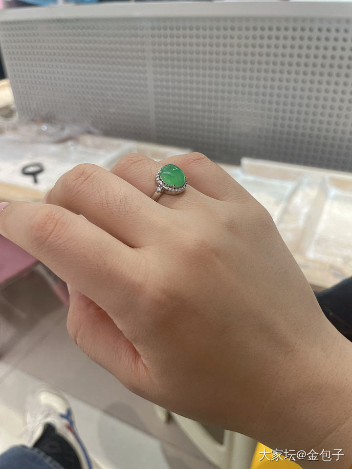 周末等娃的时候戴什么_翡翠金