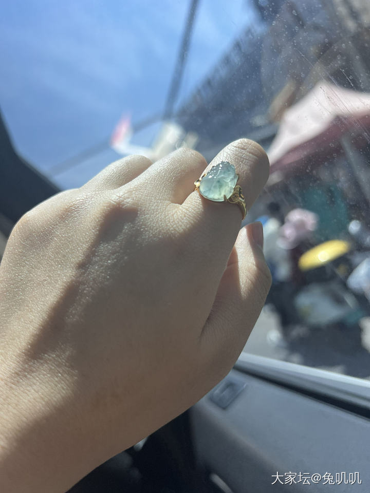 金价太高歪去别的赛道玩一下_戒指翡翠