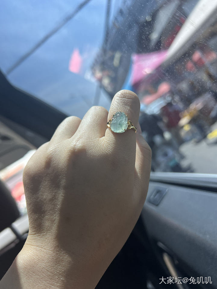 金价太高歪去别的赛道玩一下_戒指翡翠