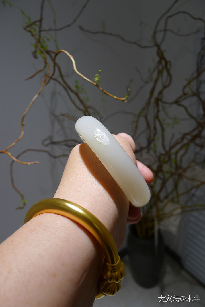 看看老熟的满圈皮镯子_和田玉