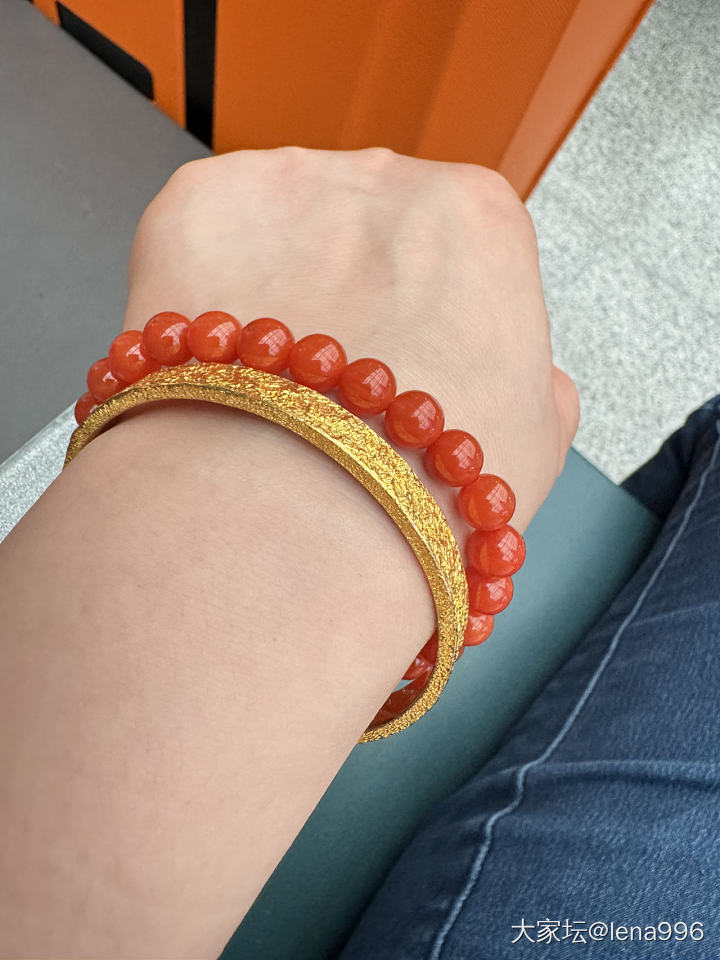 在途中，想起来返图下，前阵子校长家的南红，到手就带出来转圈圈了_南红