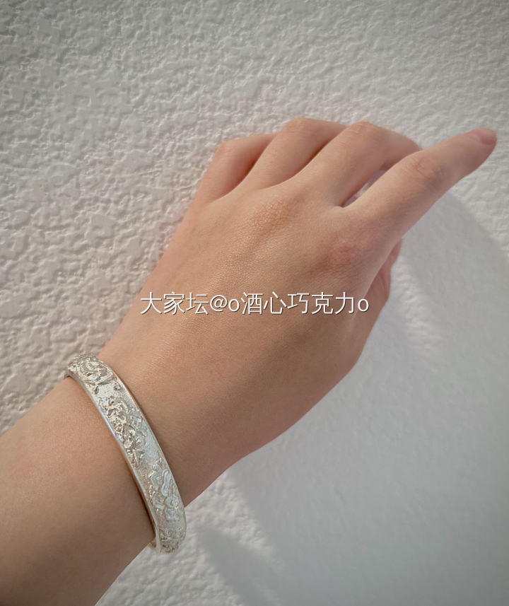 新镯子上手图_手镯银
