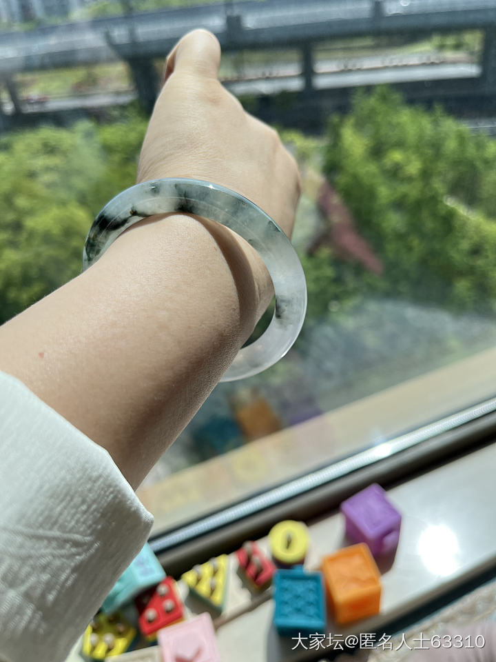 万内的日常翡翠镯_手镯翡翠