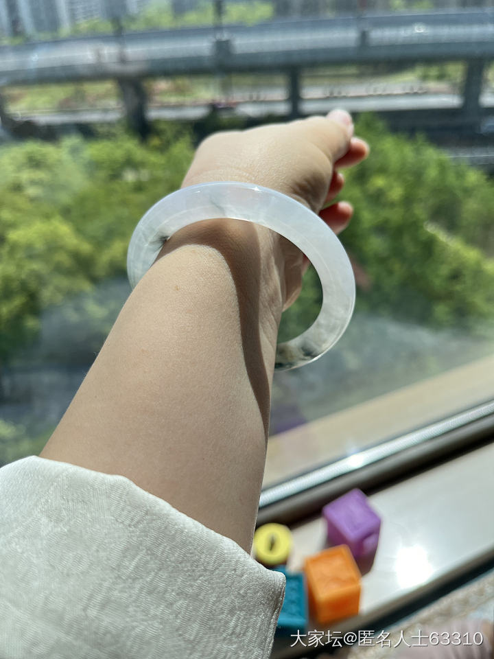 万内的日常翡翠镯_手镯翡翠