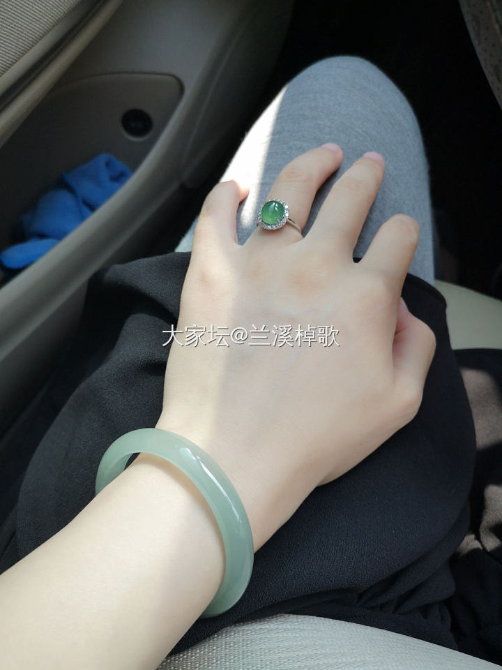 万内的日常翡翠镯_手镯翡翠