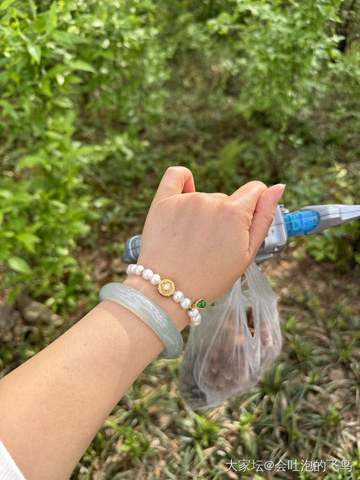 不冷不热正好爬山_翡翠