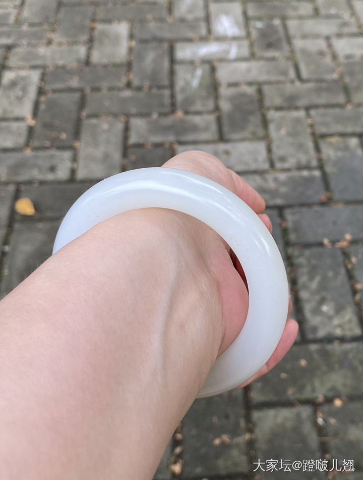 娃在公园捞鱼，我在拍拍拍_手镯和田玉