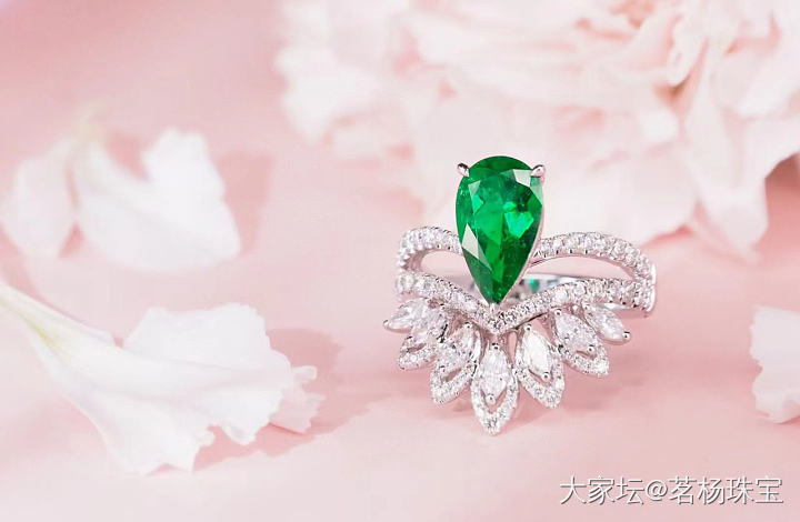 珠宝感超强，祖母绿戒指💍_首饰