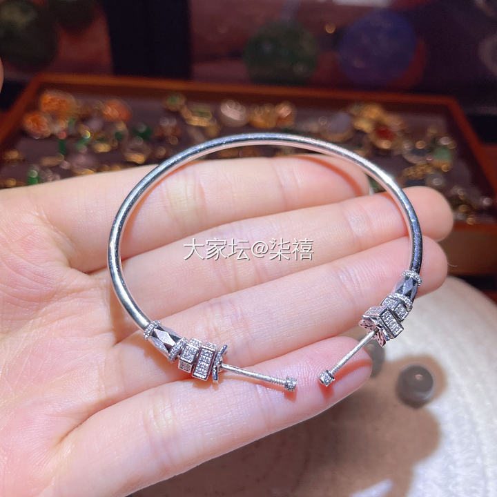 一款可以换珠子的18k手镯