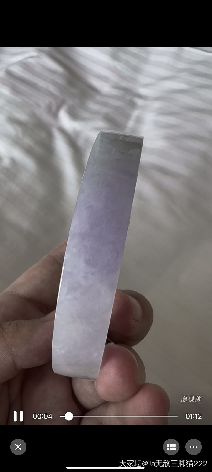求助～请问大家这个翡翠手镯5万多值吗？_手镯翡翠