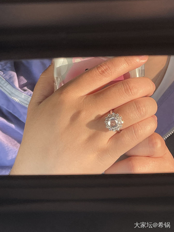 今天在阳光下拍到这颗戒指美丽的样子_戒指翡翠