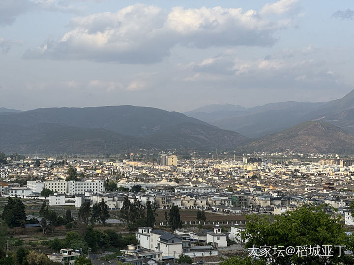 五一高峰，剑川县的古街感觉比较冷清一些_生活