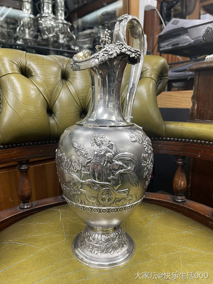 Hunt&roskell 制作的精美酒壶，浮雕为希腊神话故事。克重1698克。_西洋银器银器