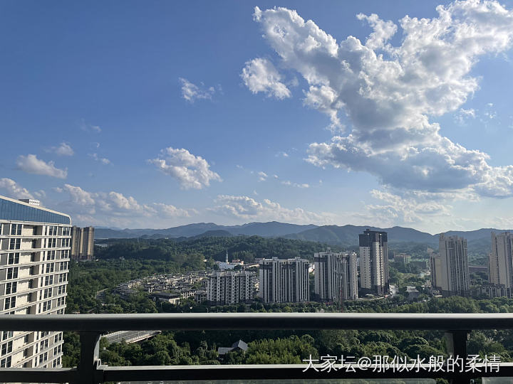 阳台外的景，大家觉得如何_房子