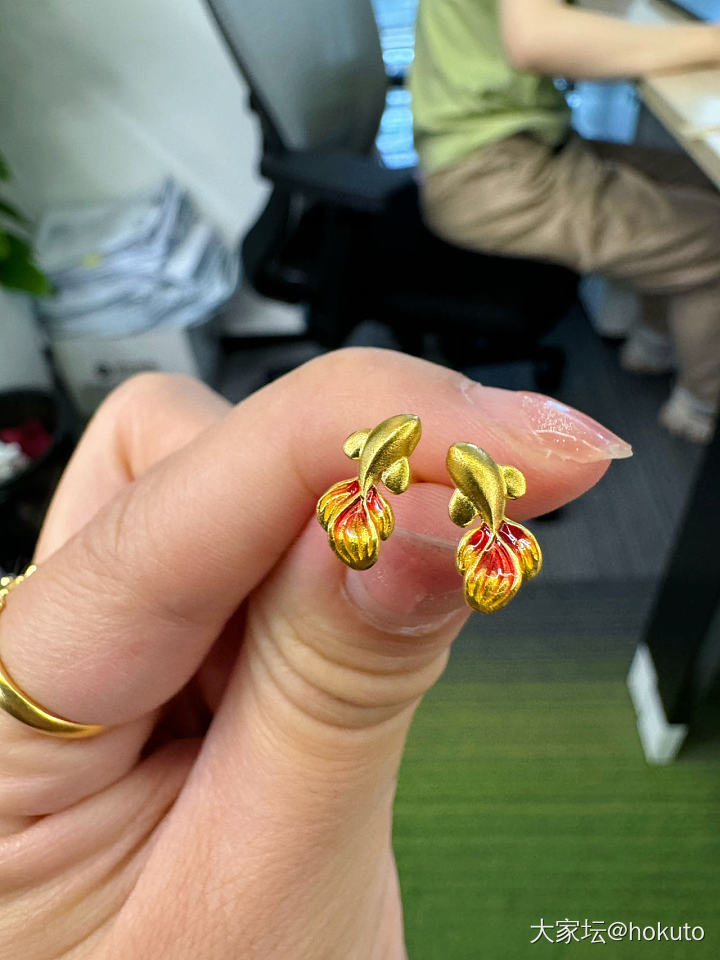 老庙的锦鲤耳钉收到了_耳钉金
