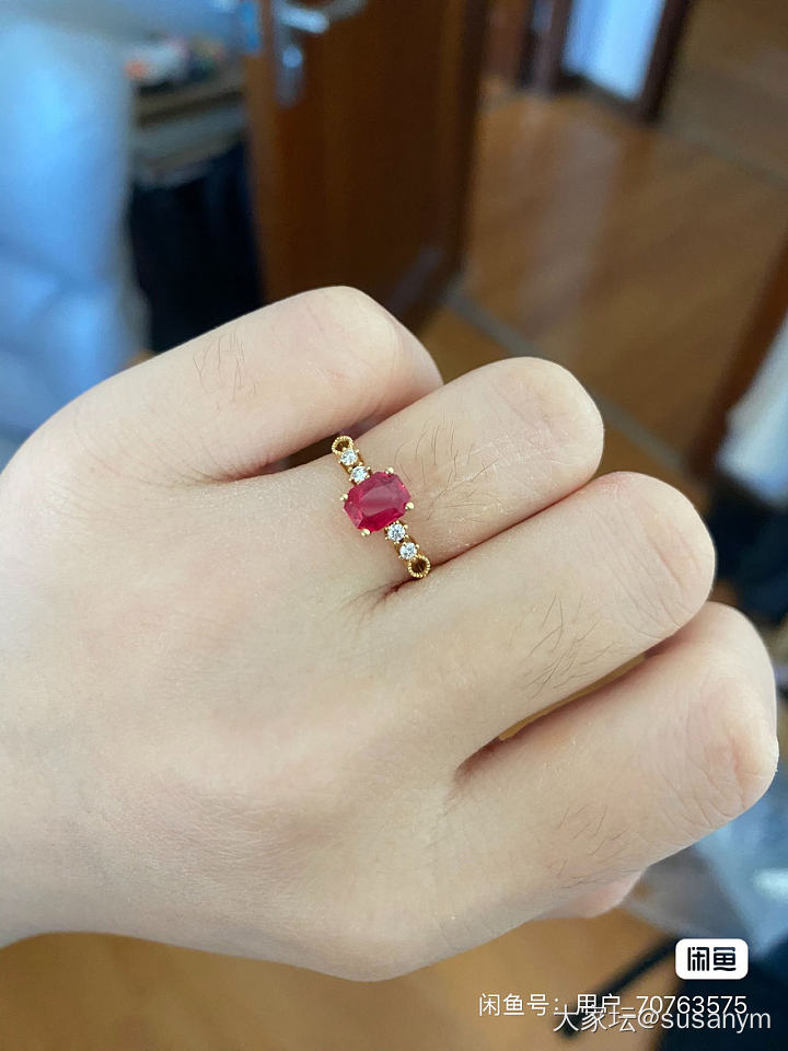 18k艳红色尖晶石戒指_彩色宝石