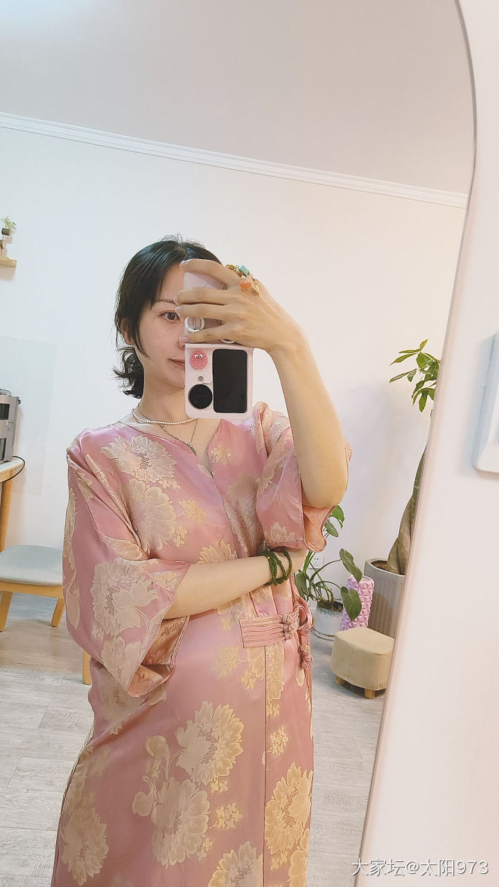 孕晚期又买了个新中式大袍子_穿搭