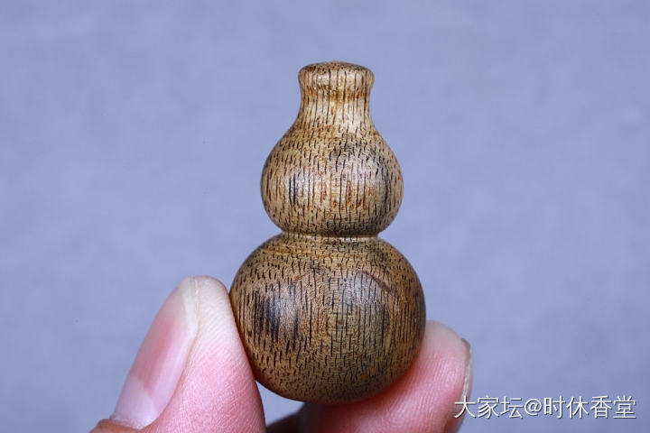 一些沉香小挂件_文玩