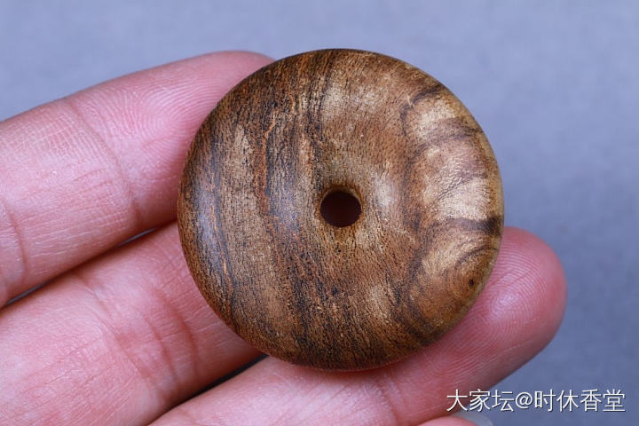 一些沉香小挂件_文玩