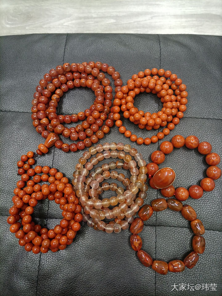 想看看大家108南红多圈手串都是怎么搭配的。。。_南红