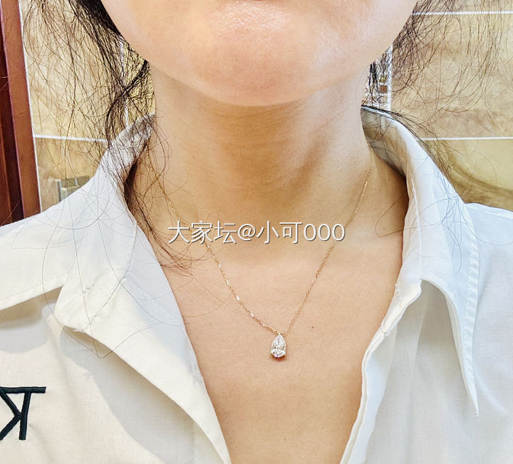 水滴钻石项链搭配祖母绿切排戒_钻石