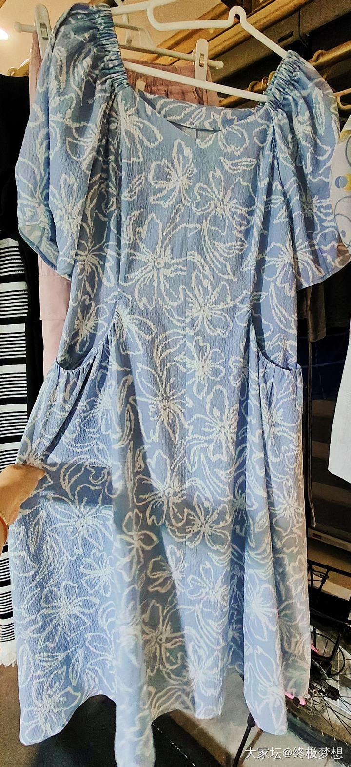 推荐一个适合苹果型身材姐妹穿的裙型_穿搭