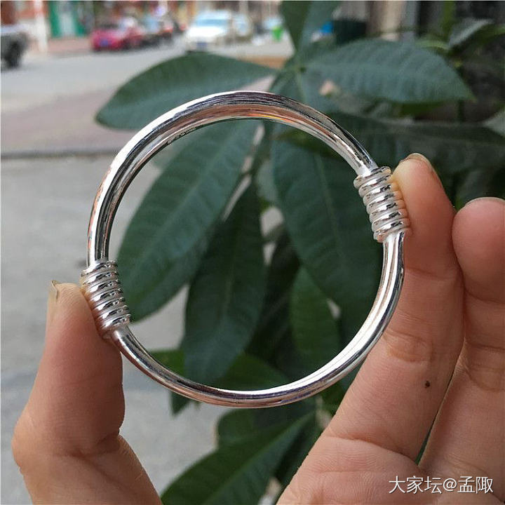 收一只绞丝推拉手镯～_银
