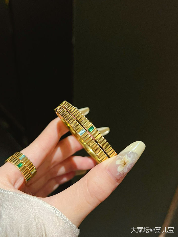 帮选镯子，姐妹们进来🥰_手镯金