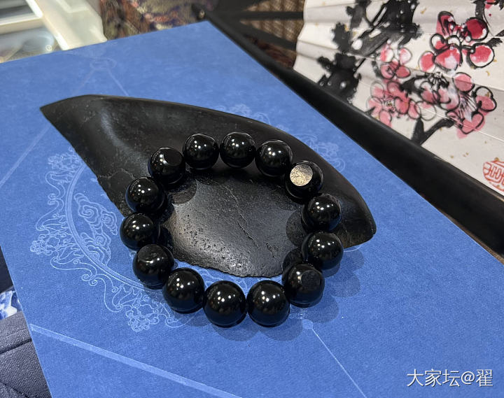 新疆和田玉籽料的美_和田玉