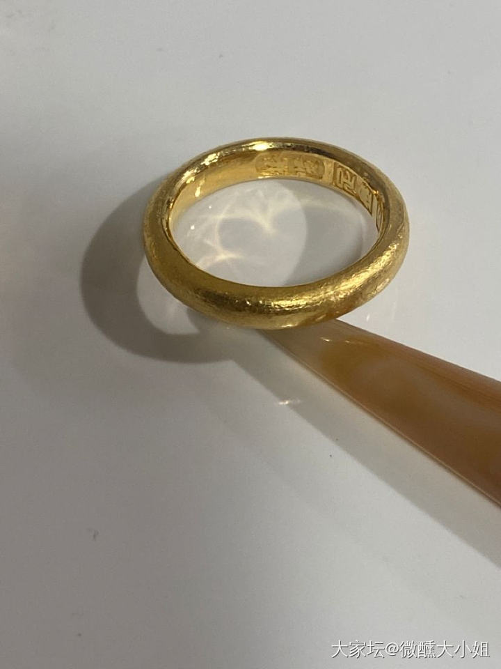 有姐妹有这戒指上手照给我参考下不_戒指金