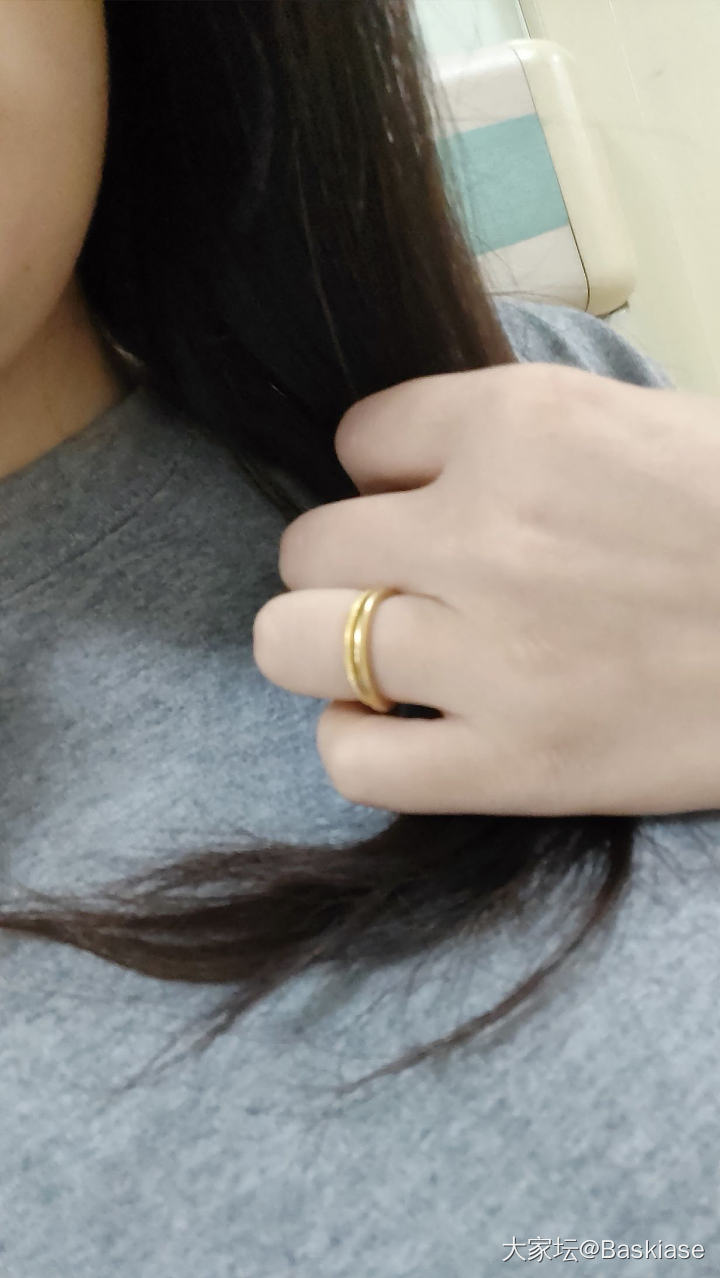 姐妹们，你们今天带了啥？这是我今天配速和佩饰😄_银和田玉