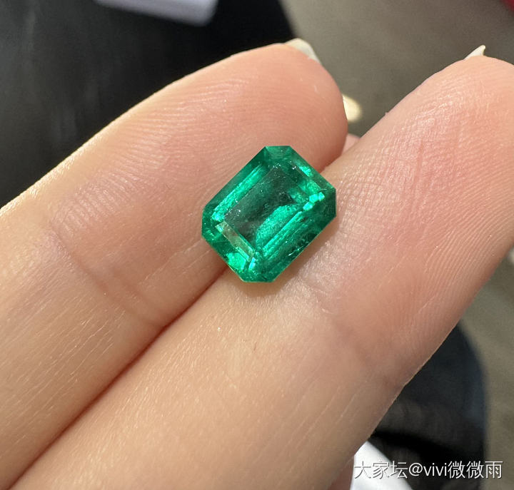 小红和小绿_名贵宝石