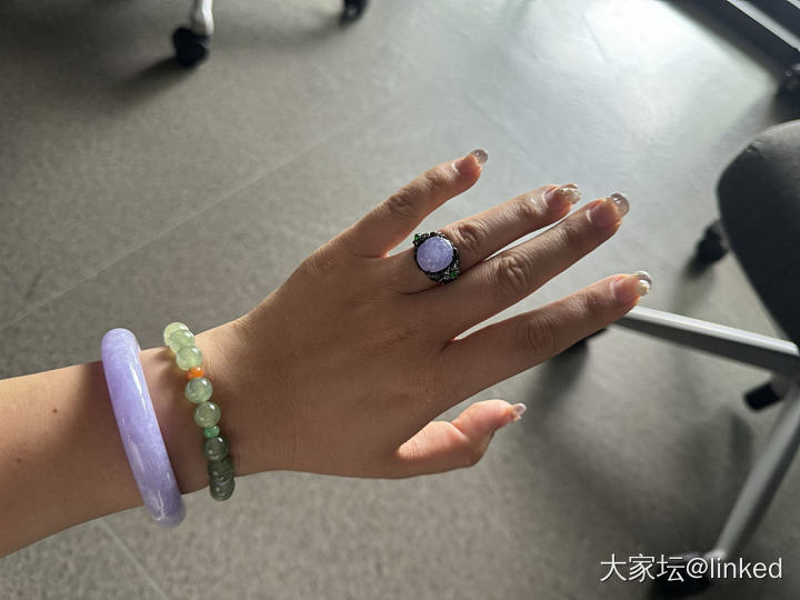 姐妹们，你们今天带了啥？这是我今天配速和佩饰😄_银和田玉