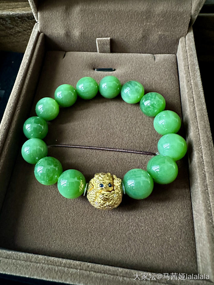 秀秀刚入手的和田玉碧玉_碧玉