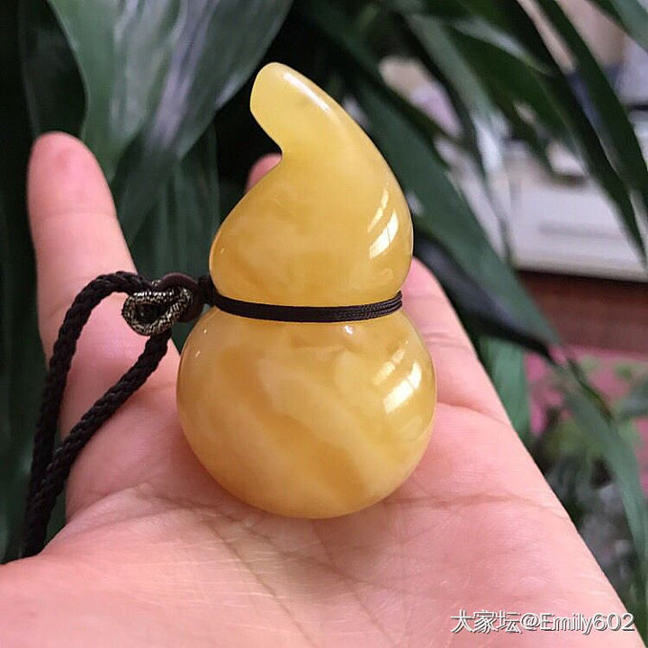 看着这堆破烂，懊恼。_琥珀蜜蜡