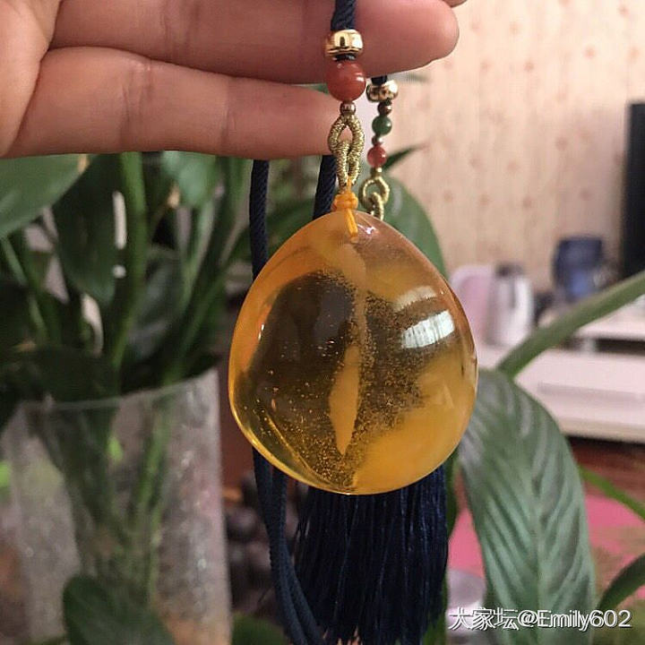 看着这堆破烂，懊恼。_琥珀蜜蜡