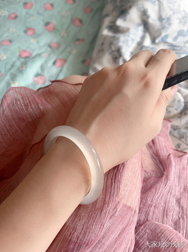 小灯泡_手镯玉石
