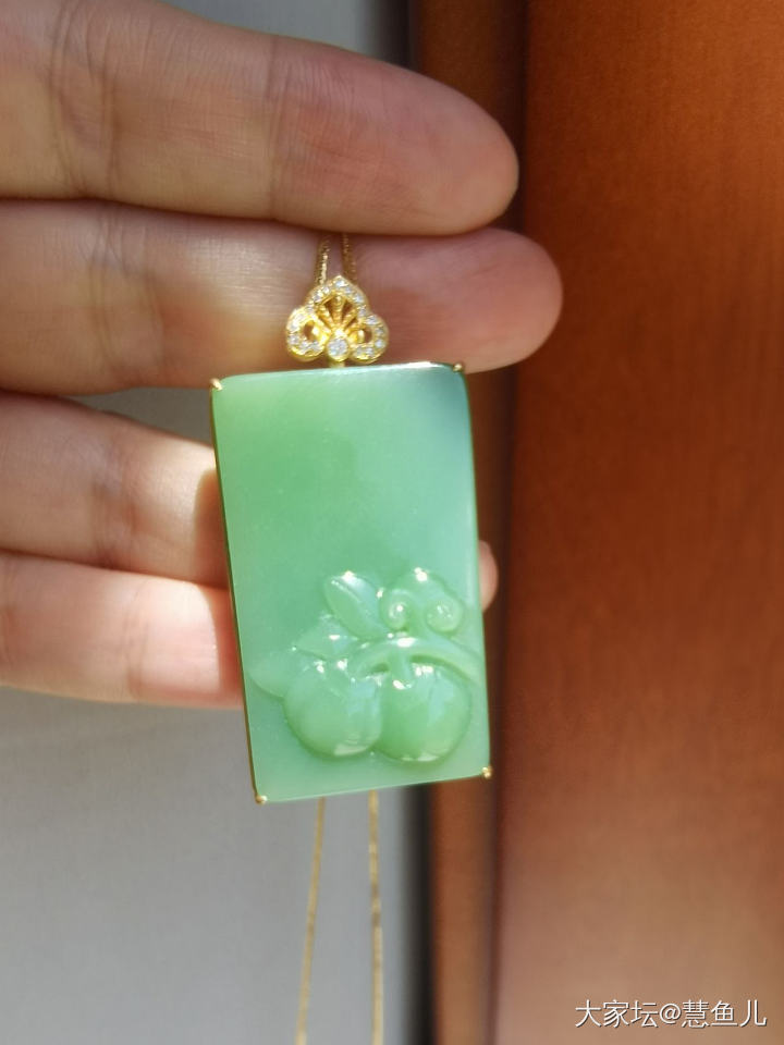 和田玉碧玉粉绿色吊坠_和田玉