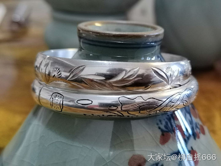 两条斜刻，两种风格。_银